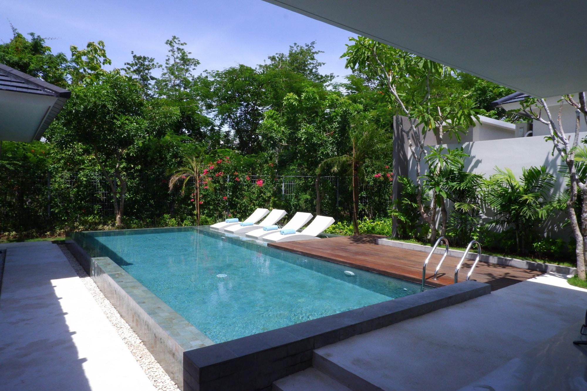 Hotel Cross Bali Breakers à Jimbaran Extérieur photo